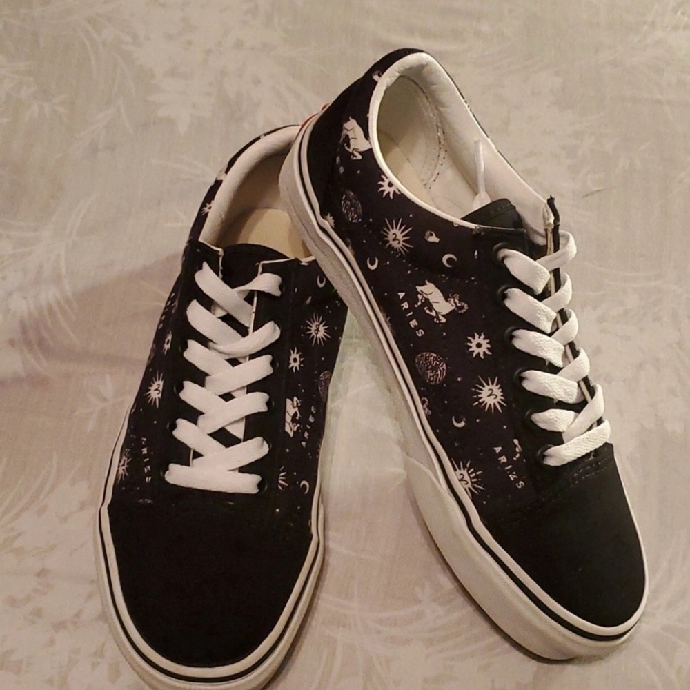 Vans Women's Black and White Celestial Athletic Shoes